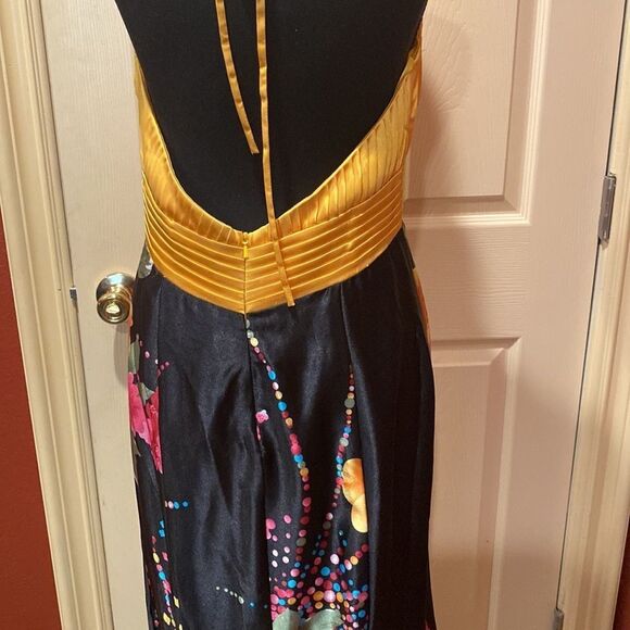 WOW! Prom/Pageant Dress Size 12 - Picture 6 of 8